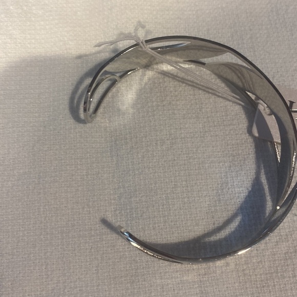Howard’s new without price tag cuff bracelet - Picture 4 of 4